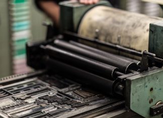 29 Ekim Rozeti ve Okulda İlk Gün Hediyeleri: Anlamlı Simgeler ve Hediyeler debutasarim6