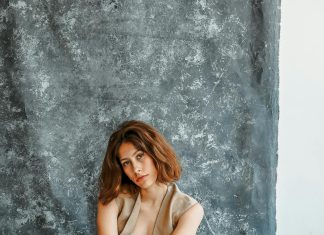 Kruvaze Bedensiz Saten Etek, Oversize Saten Gömlek ve Saten Desenli Pantolon: Modern Şıklığın ve Rahatlığın Mükemmel Uyumu thekitsun6